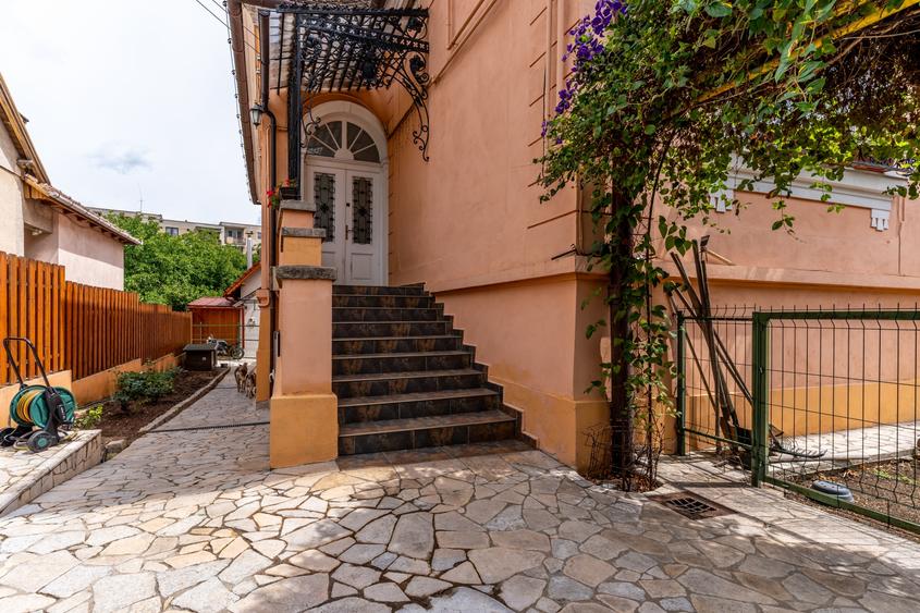 Duplex cu 5 camere cu Canalizare în Andrei Mureșanu