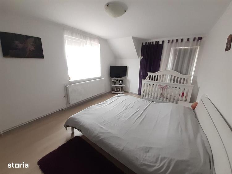 Casă cu 3 camere în Șelimbăr