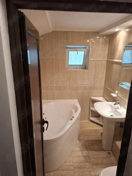 Apartament cu 2 camere semidecomandat în Tei