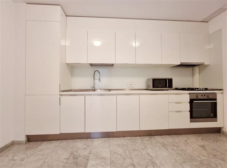 Apartament cu 4 camere în Aviatorilor