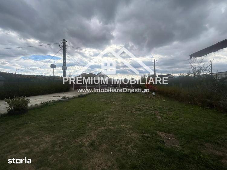 Casă cu 8 camere cu Teren 2680 Mp în Mănăstirea Cașin