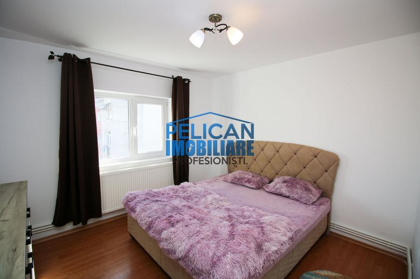 Apartament cu 3 camere decomandat, mobilat în E3