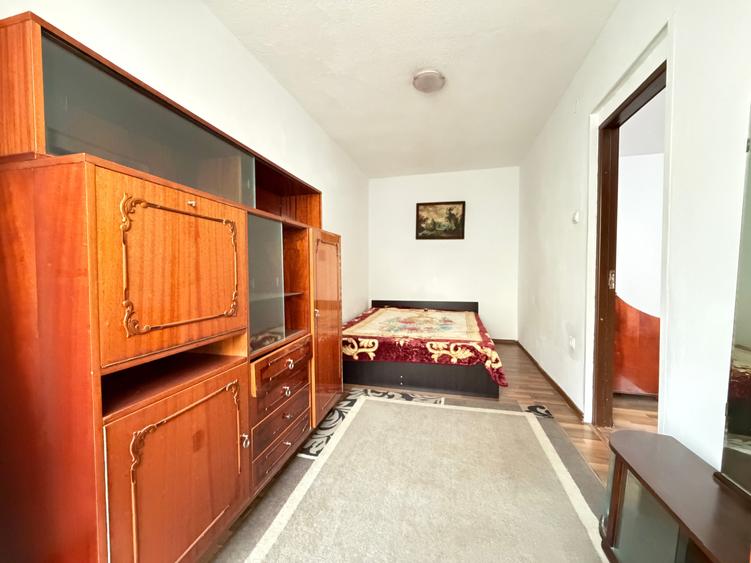Apartament cu 2 camere semidecomandat în Girocului