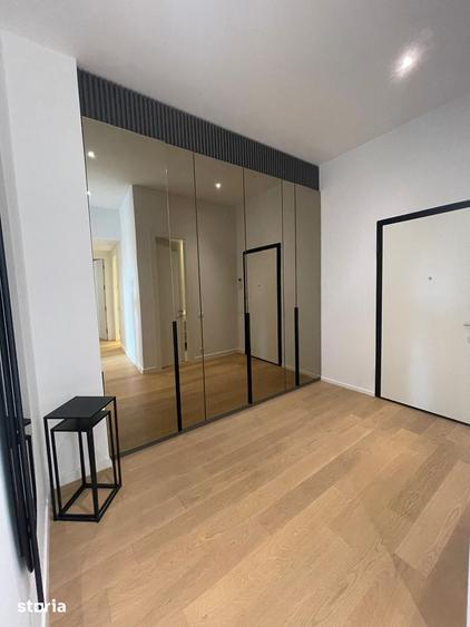Apartament cu 3 camere în Tei
