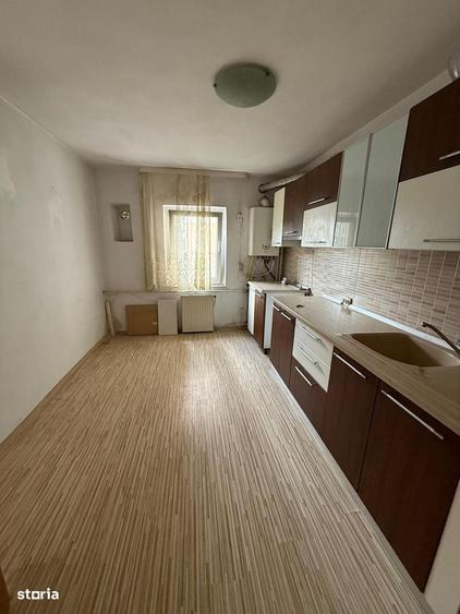 Apartament cu 4 camere decomandat în Obcini