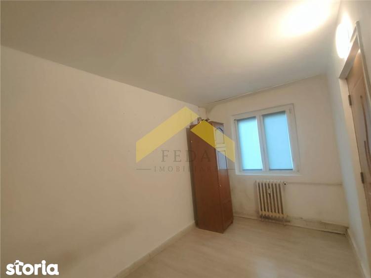 Apartament cu 2 camere semidecomandat, mobilat în Aurel Vlaicu