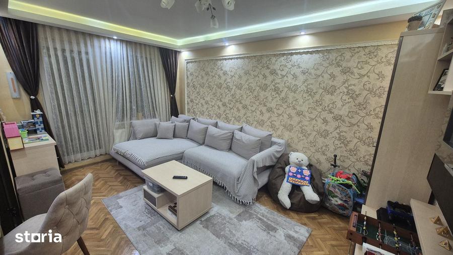 Apartament cu 3 camere în Sânmartin