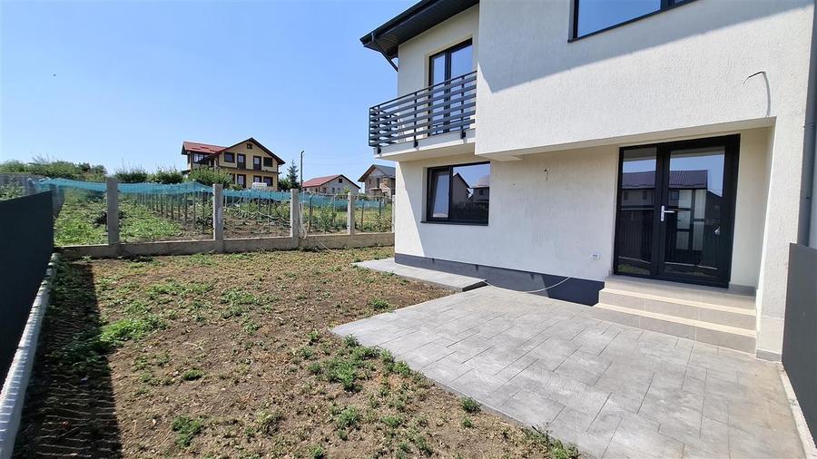 Duplex cu 4 camere cu Canalizare în Valea Lupului