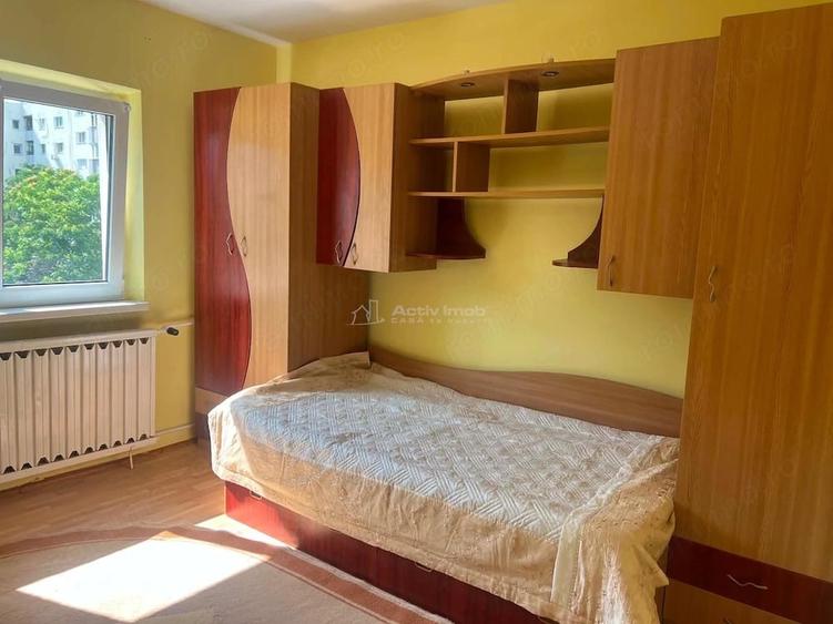 Apartament cu 4 camere decomandat în Nerva Traian