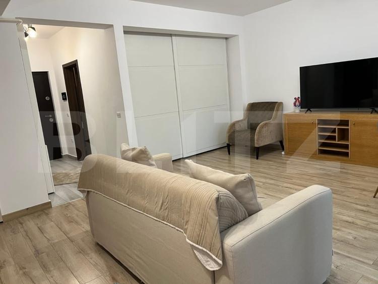 Apartament cu 2 camere semidecomandat, mobilat în Valea Adâncă