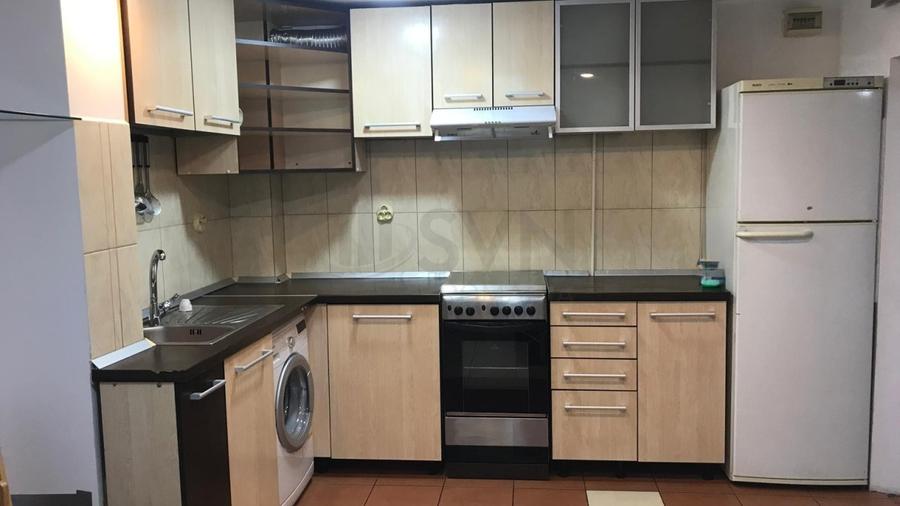 Apartament cu 3 camere decomandat, mobilat în Lacul Tei