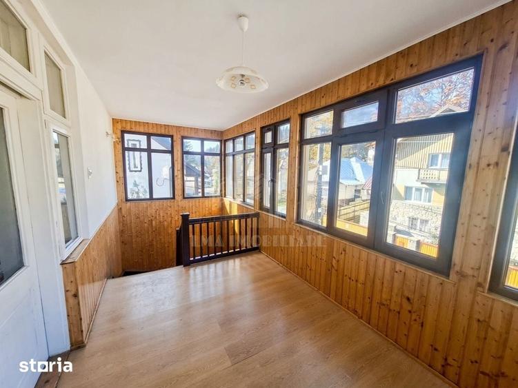 Apartament cu 5 camere decomandat în Predeal