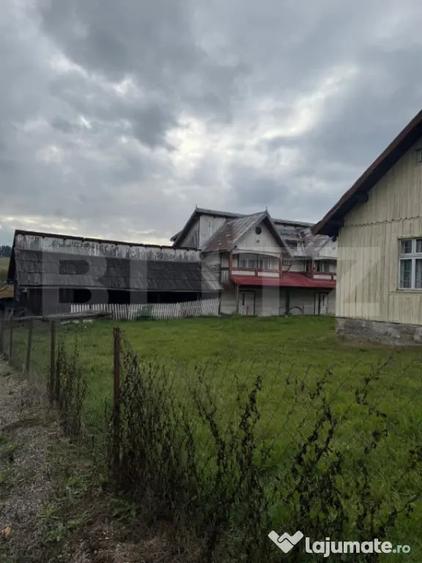 Casă cu 4 camere cu Teren 1300 Mp în Dealu