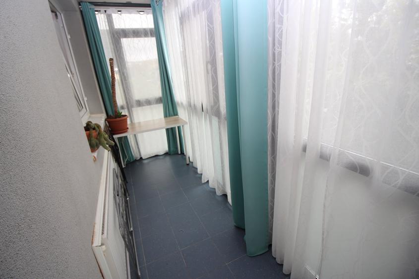 Apartament cu 4 camere semidecomandat în Titan