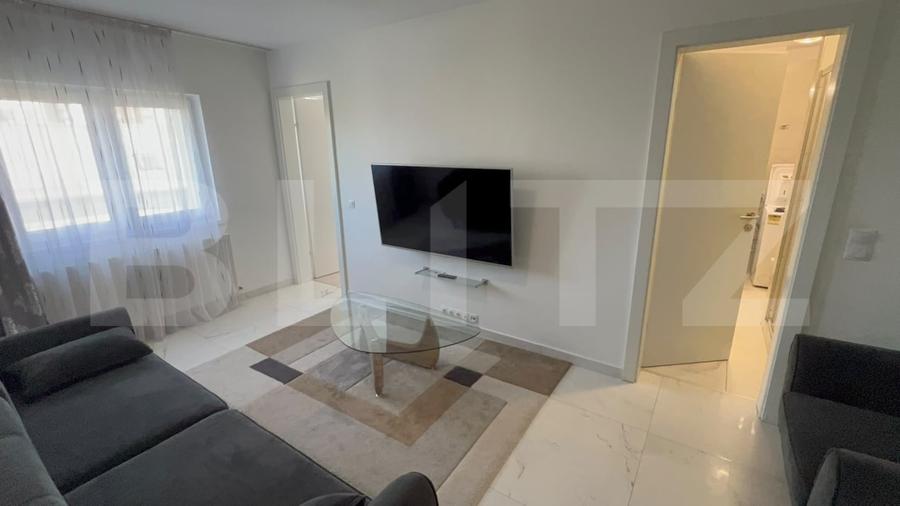 Apartament cu 4 camere semidecomandat, mobilat în Zorilor