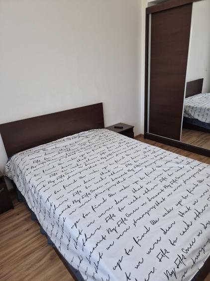 Apartament cu 3 camere decomandat în Metalurgiei