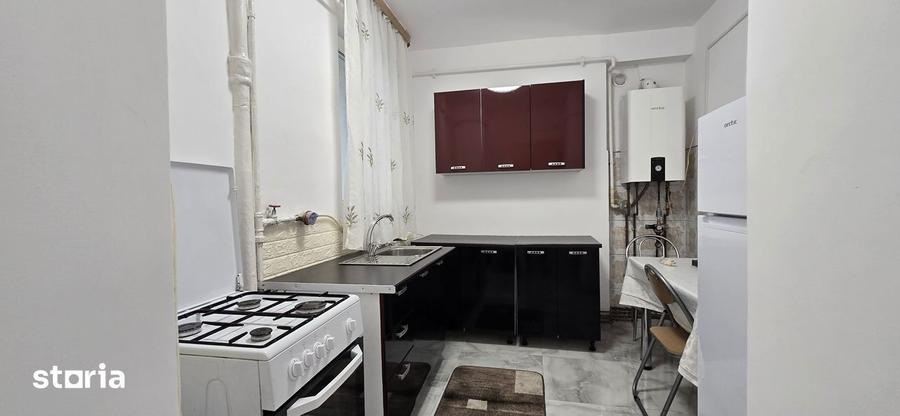 Apartament cu 2 camere semidecomandat, mobilat în Aleea Trandafirilor