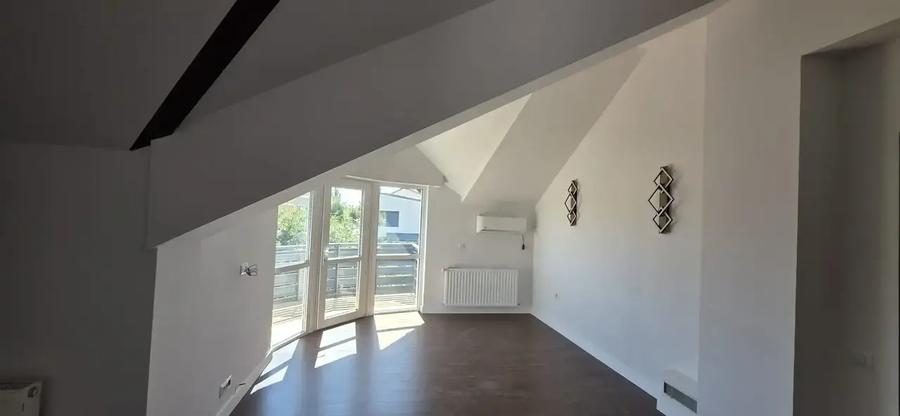 Casă individuală cu 5 camere cu Teren 640 Mp în Vest