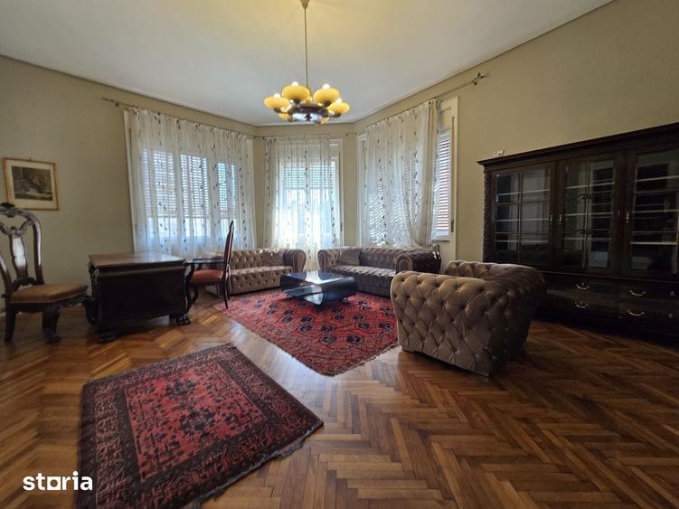 Apartament cu 4 camere în Medicină