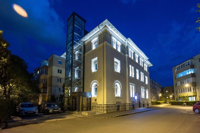Birou, de 860 mp, în Centrul Civic