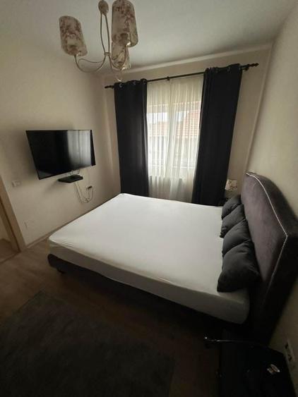 Apartament cu 2 camere semidecomandat în Lipovei