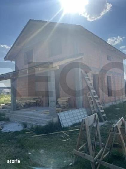 Casă cu 4 camere cu Teren 300 Mp în Sânmartin