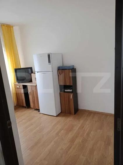 Apartament 3 camere, 48 mp, zona Micro 9 - 2