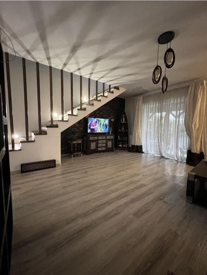 Casă cu 3 camere cu Teren 250 Mp în Berceni