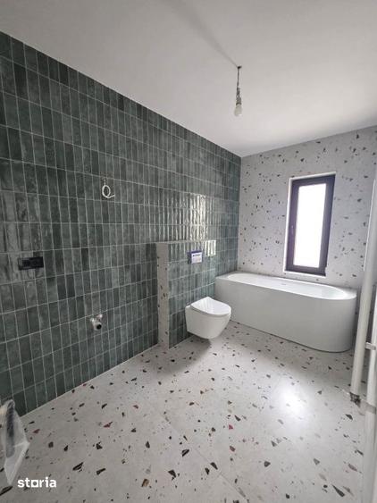 Casă cu 5 camere cu Canalizare în Central