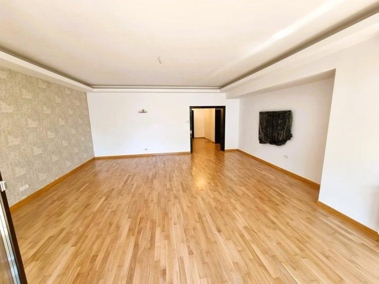 Apartament cu 4 camere în Kiseleff