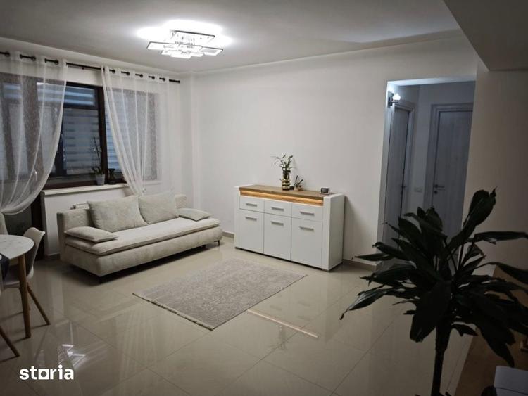 Apartament cu 3 camere semidecomandat în Mărășești
