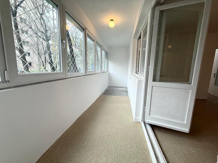 Apartament cu 3 camere semidecomandat în Lujerului