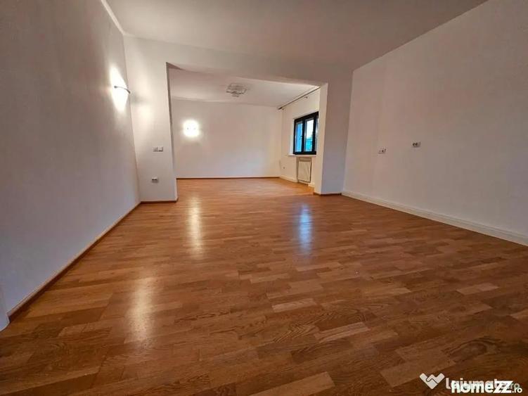 Apartament cu 4 camere decomandat în Domenii