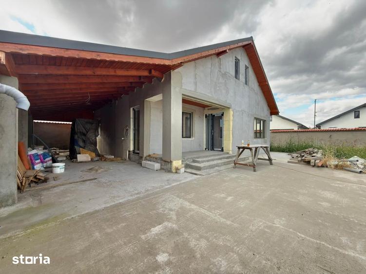 Casă cu 5 camere cu Teren 400 Mp în Lumina