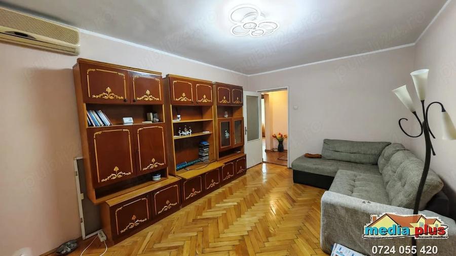 Apartament cu 3 camere decomandat în Central