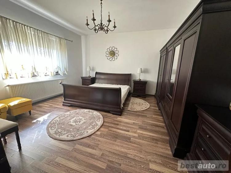 Casă cu 4 camere cu Teren 2300 Mp în Central