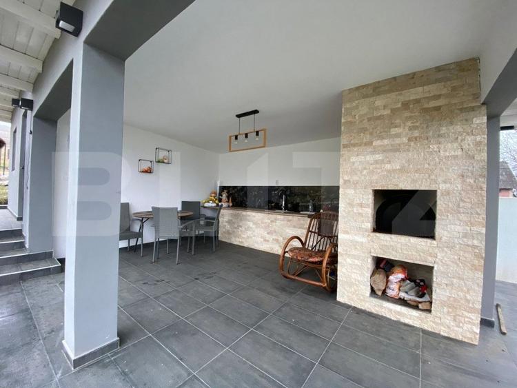 Casă cu Teren 3500 Mp în Cătina