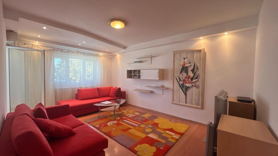 Apartament cu 3 camere decomandat, mobilat în Băneasa