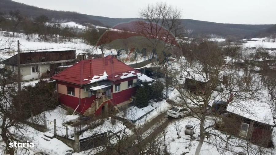 Casă cu 2 camere în Bădești