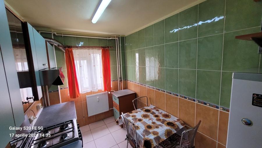 Apartament cu 2 camere decomandat în Lacul Tei