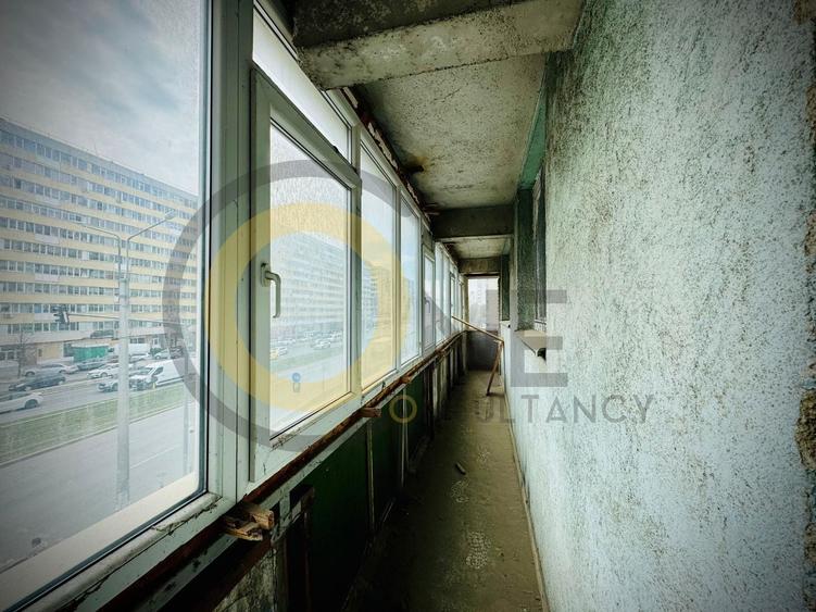 Apartament cu 3 camere semidecomandat în Pantelimon