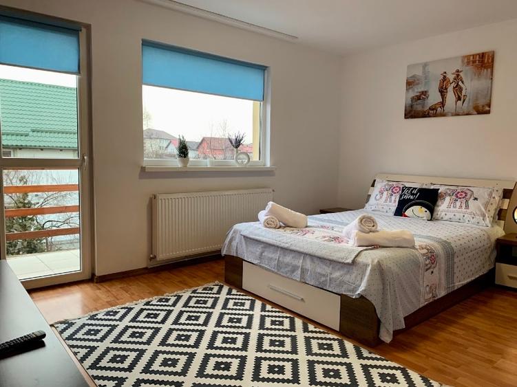 Casă individuală cu 7 camere cu Teren 1300 Mp în Sânpetru