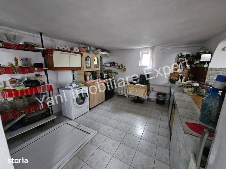 Spațiu comercial, de 250 mp, în Sălătrucu