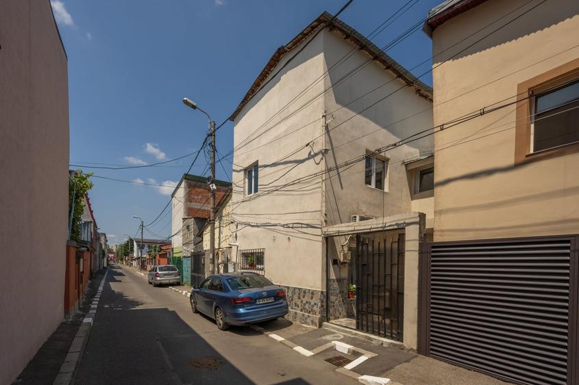 Strada Furculesti, Sector 5, Casă individuală-160 000 Euro -COMISION 0% - 22