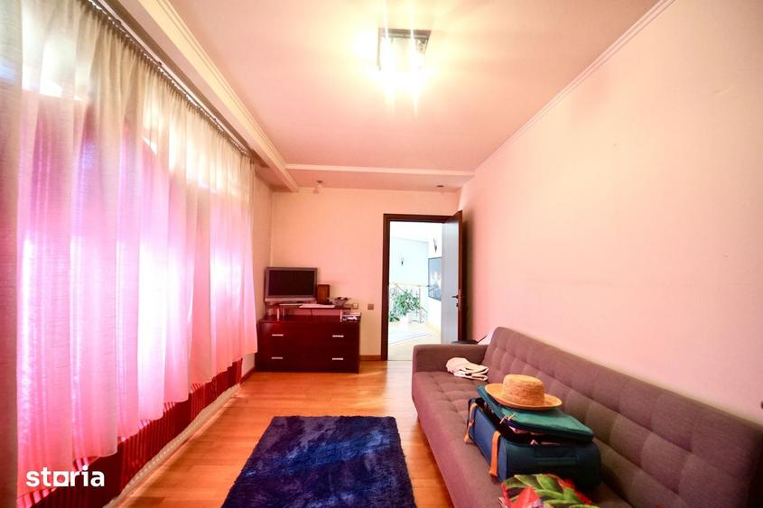 Casă cu 6 camere cu Teren 489 Mp în Andrei Mureșanu