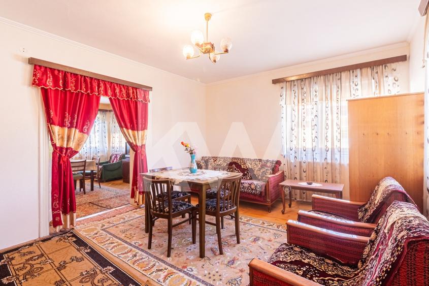 Casă individuală cu 6 camere cu Garaj în Șinca Veche