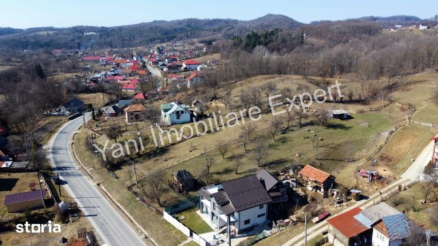 Teren de 2470 mp, în Valea Iașului