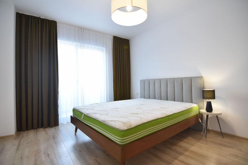 Apartament cu 3 camere semidecomandat, mobilat în Aradului