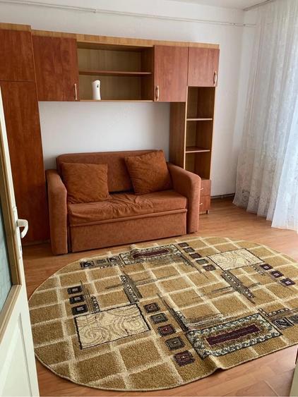 Apartament cu 2 camere decomandat în Petros