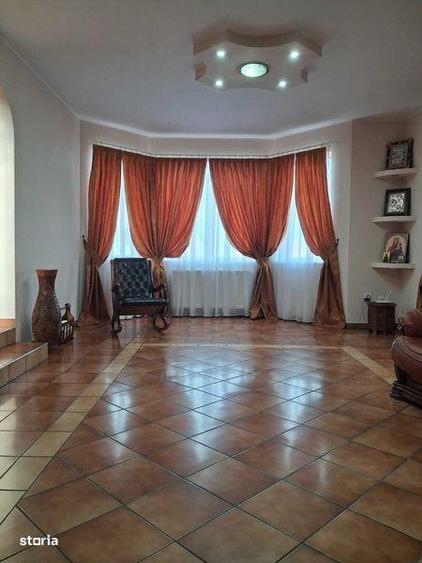 Casă cu 4 camere cu Teren 200 Mp în Bradu